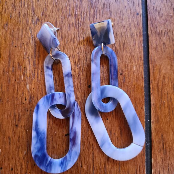 Molly Green Sea of Blue Earrings Blue & White Acrylic Ocean Inspired - Picture 4 of 5